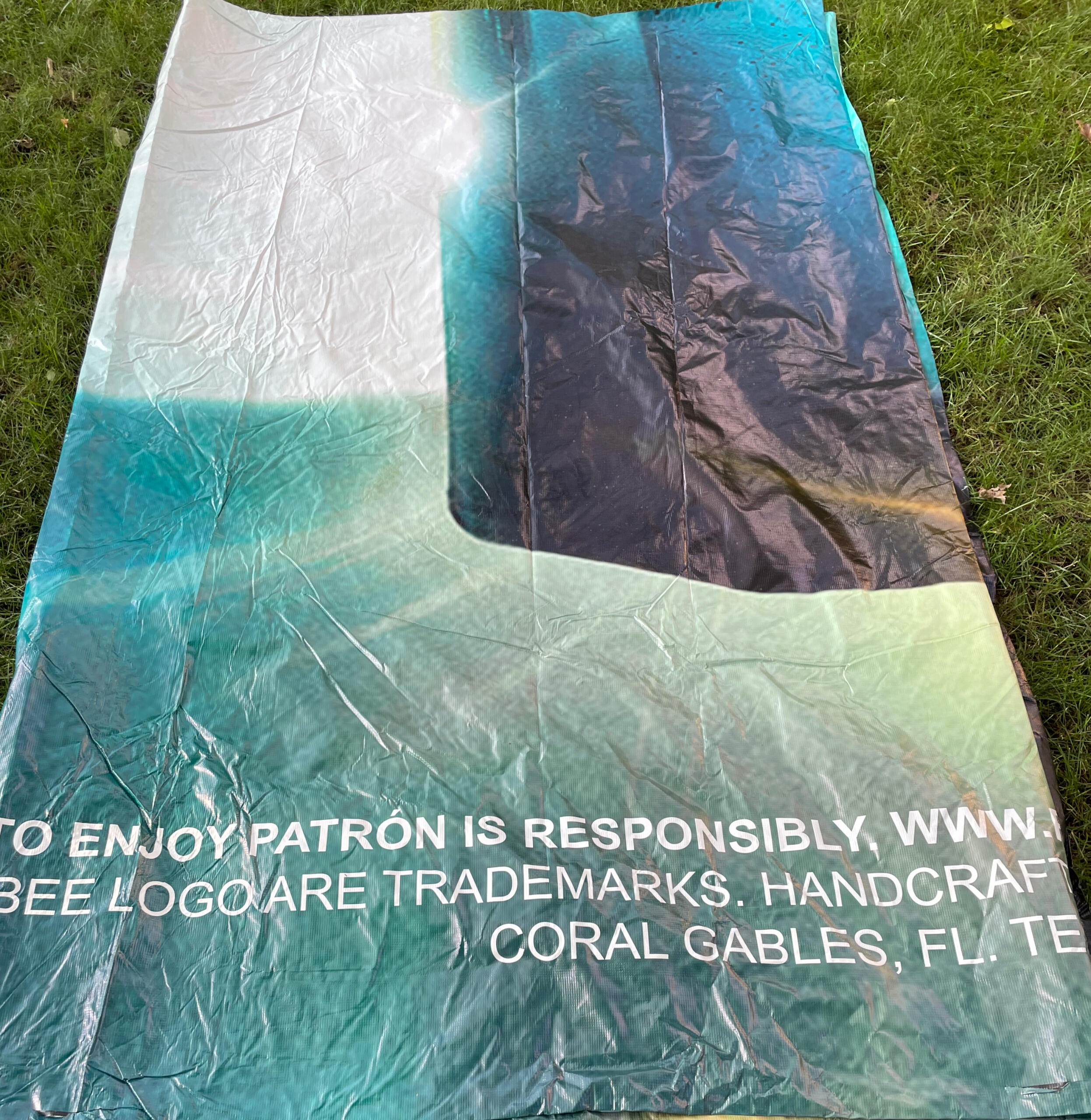 New blue billboard material, a lot of blue billboard bags coming soon! Billboard Bags USA will be at the Minnetonka Farmers Market on July 2nd and August 6th.